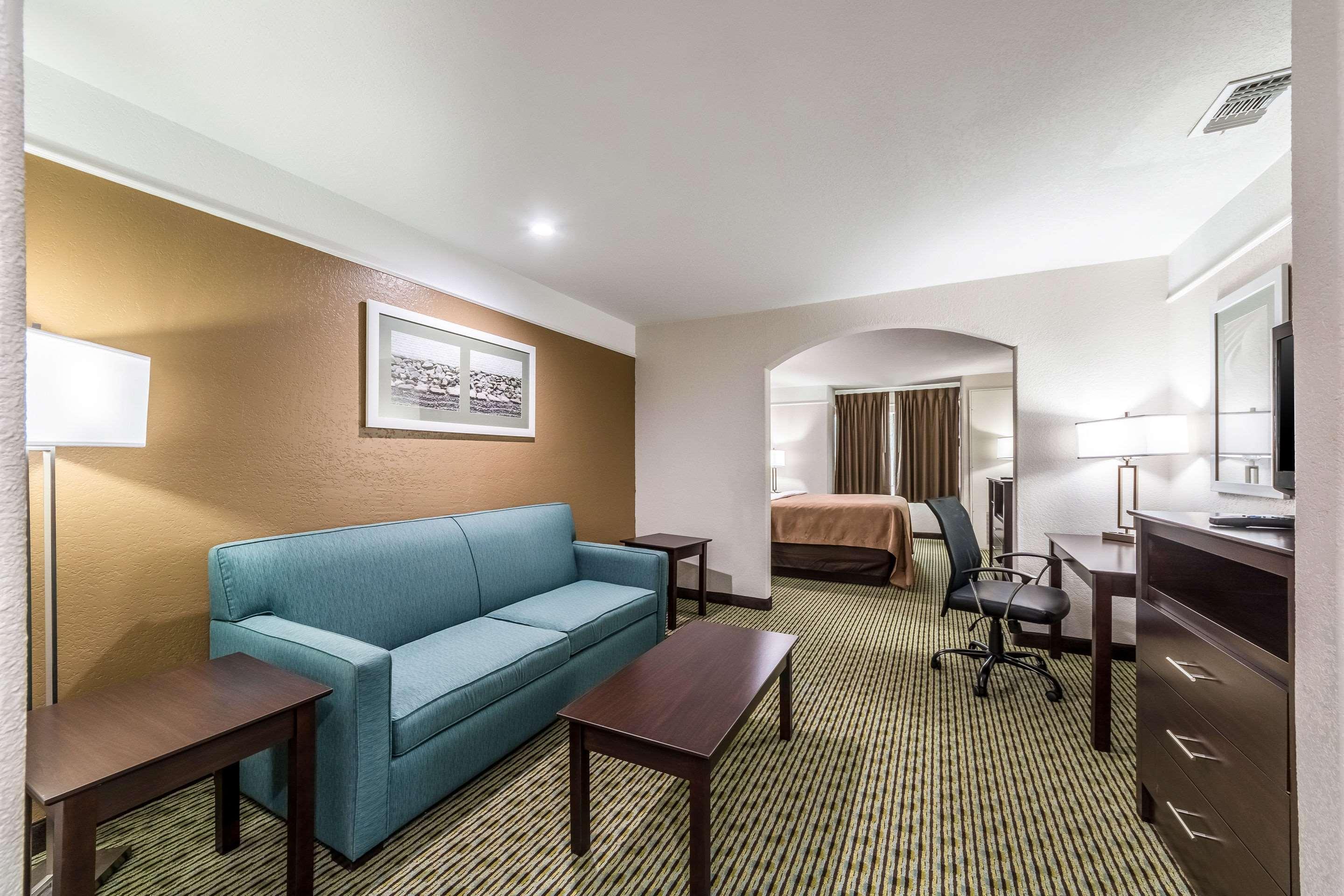 Quality Inn & Suites Seaworld North San Antonio Exterior foto