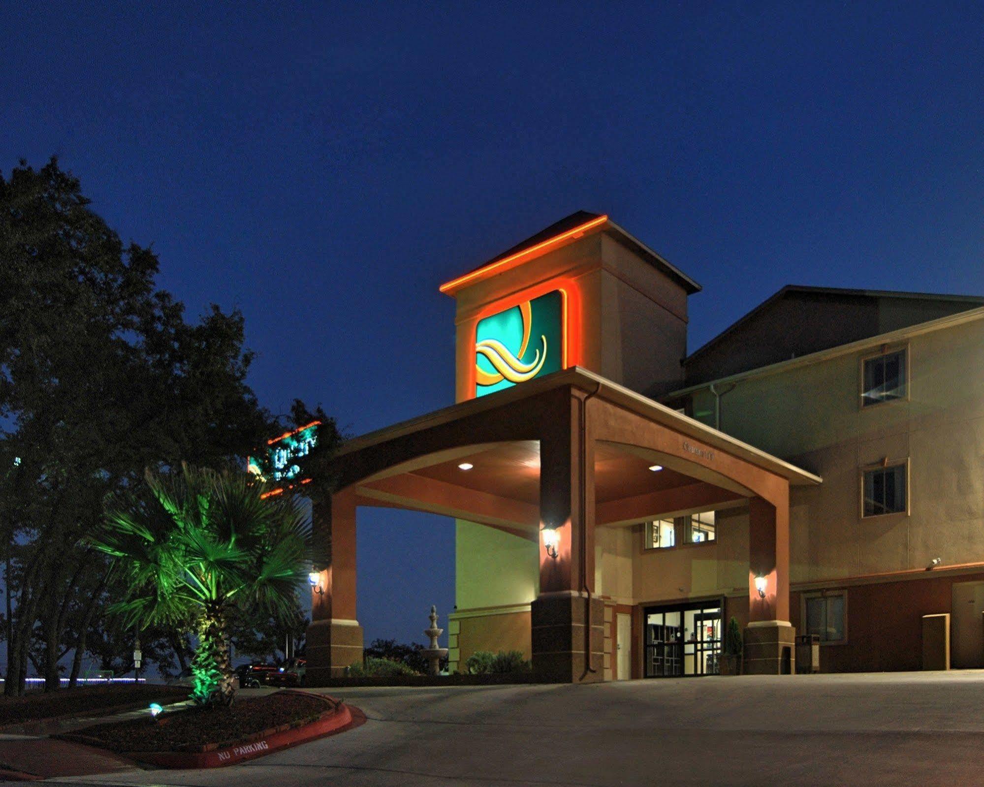 Quality Inn & Suites Seaworld North San Antonio Exterior foto